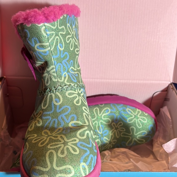 UGG winter boots, size 13 USA, UK 12, EU 30, Japan 19.5 - Picture 4 of 5